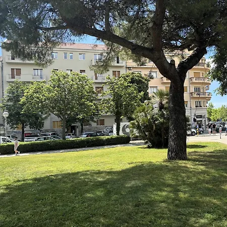 Apartament At 4 & Split
