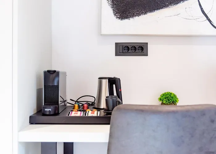 Apartament At 4 & *