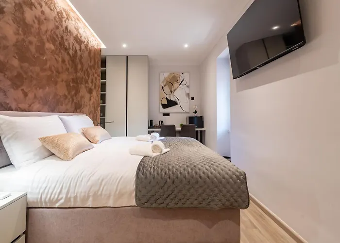 At 4 & Apartament Split