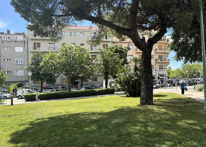 Apartament At 4 & Split